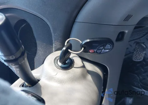 2010 Toyota Sienna Le from USA, damaged, VIN 5TDKK4CC3AS292337